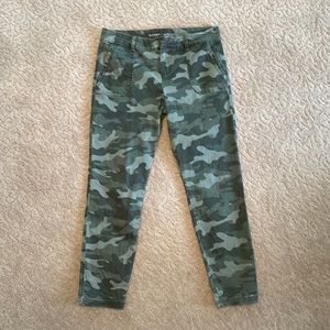 Old Navy Pixie Crops in Camo